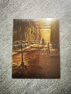 TICHÉ MÍSTO: Část II - Lentikulární 3D samolepka B